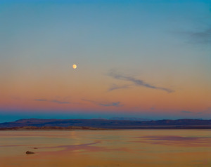 098 moonrise over mono lake california 2002.528.lightbox